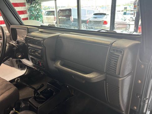 Used 2005 Jeep Wrangler SE AWD/4WD image 16