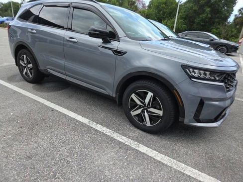 Used 2023 Kia Sorento EX FWD image 3