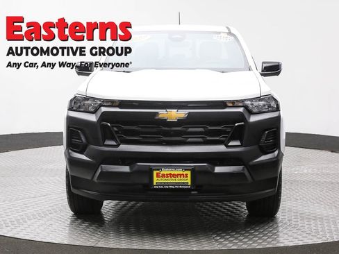 Used 2024 Chevrolet Colorado W/T w/ Technology Package RWD image 2