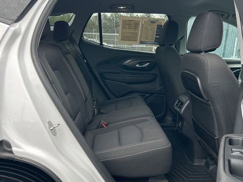 Used 2022 GMC Terrain SLE w/ Driver Convenience Package image 14