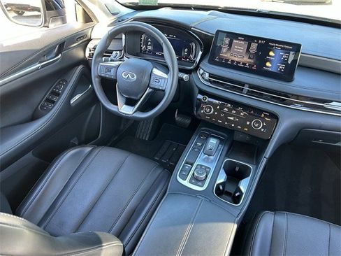 Certified 2025 INFINITI QX60 Luxe w/ Vision Package image 15