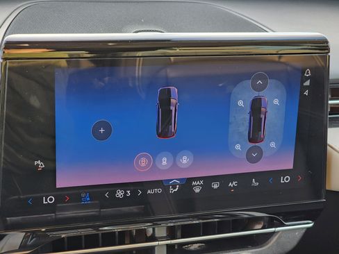 Used 2024 Lincoln Nautilus Reserve image 23