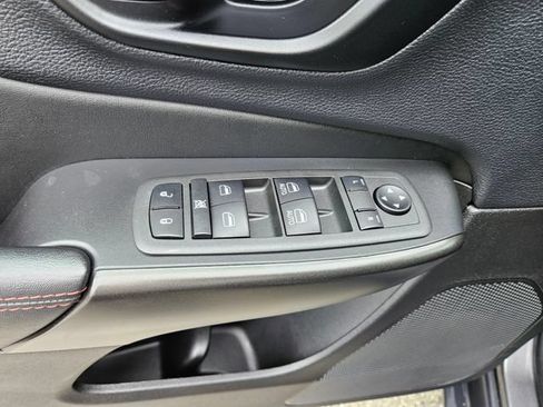 Used 2022 Jeep Cherokee Trailhawk w/ Sun, Sound & Nav Group AWD/4WD image 28