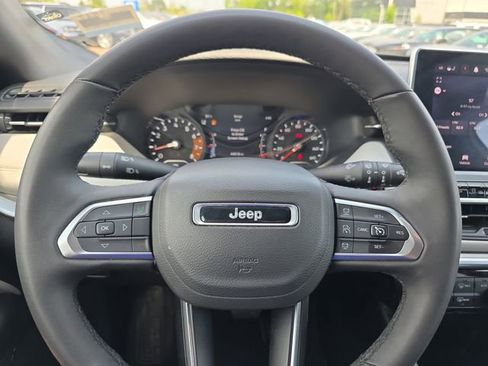 Used 2025 Jeep Compass Limited AWD/4WD image 18