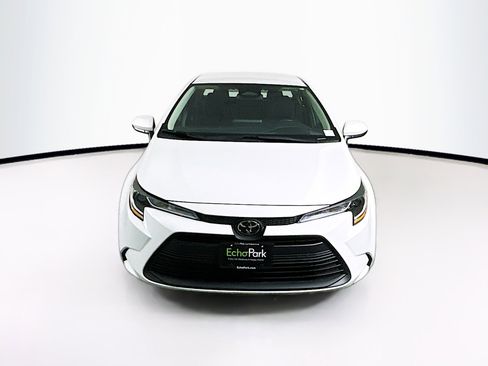 Used 2024 Toyota Corolla LE image 2