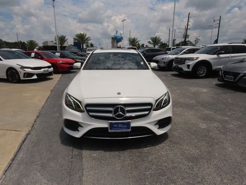 Used 2019 Mercedes-Benz E 300 image 4