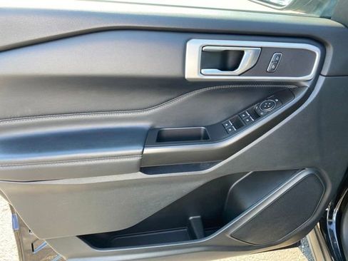 Used 2020 Ford Explorer XLT w/ Equipment Group 202A image 16