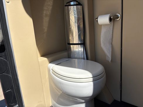 Used 2019 Mercedes-Benz Sprinter 144 image 13