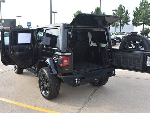 Used 2021 Jeep Wrangler Unlimited Sahara AWD/4WD image 15