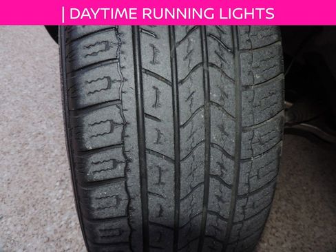 Used 2023 Nissan Rogue SV image 12