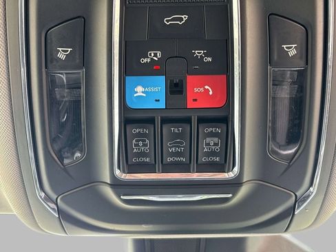 Used 2023 Jeep Grand Cherokee 4WD 4xe w/ Luxury Tech Group II image 32