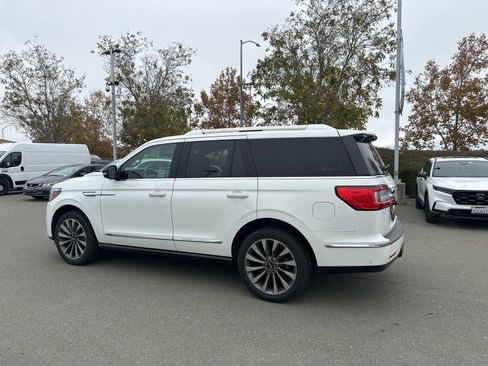 Used 2020 Lincoln Navigator Reserve image 4