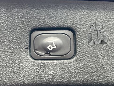 Used 2022 Ford Edge SEL w/ Convenience Package image 37