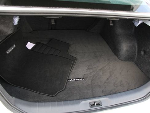 Used 2025 Nissan Altima 2.5 S FWD image 11
