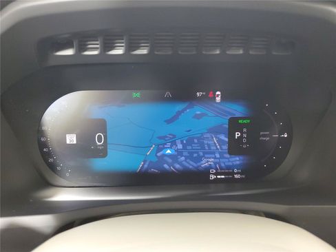 Certified 2025 Volvo XC90 T8 Plus w/ Protection Package Premier AWD/4WD image 27