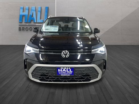 New 2025 Volkswagen Taos SE image 8