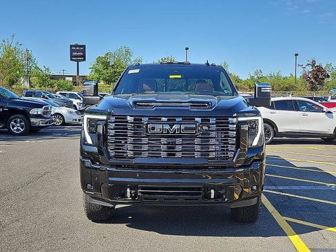 New 2026 GMC Sierra 2500 Denali Ultimate AWD/4WD image 2