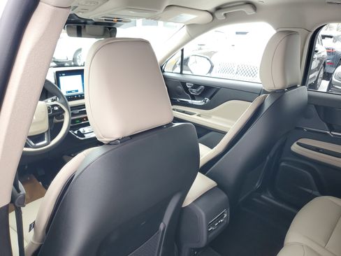 New 2026 Lincoln Corsair Premiere image 25