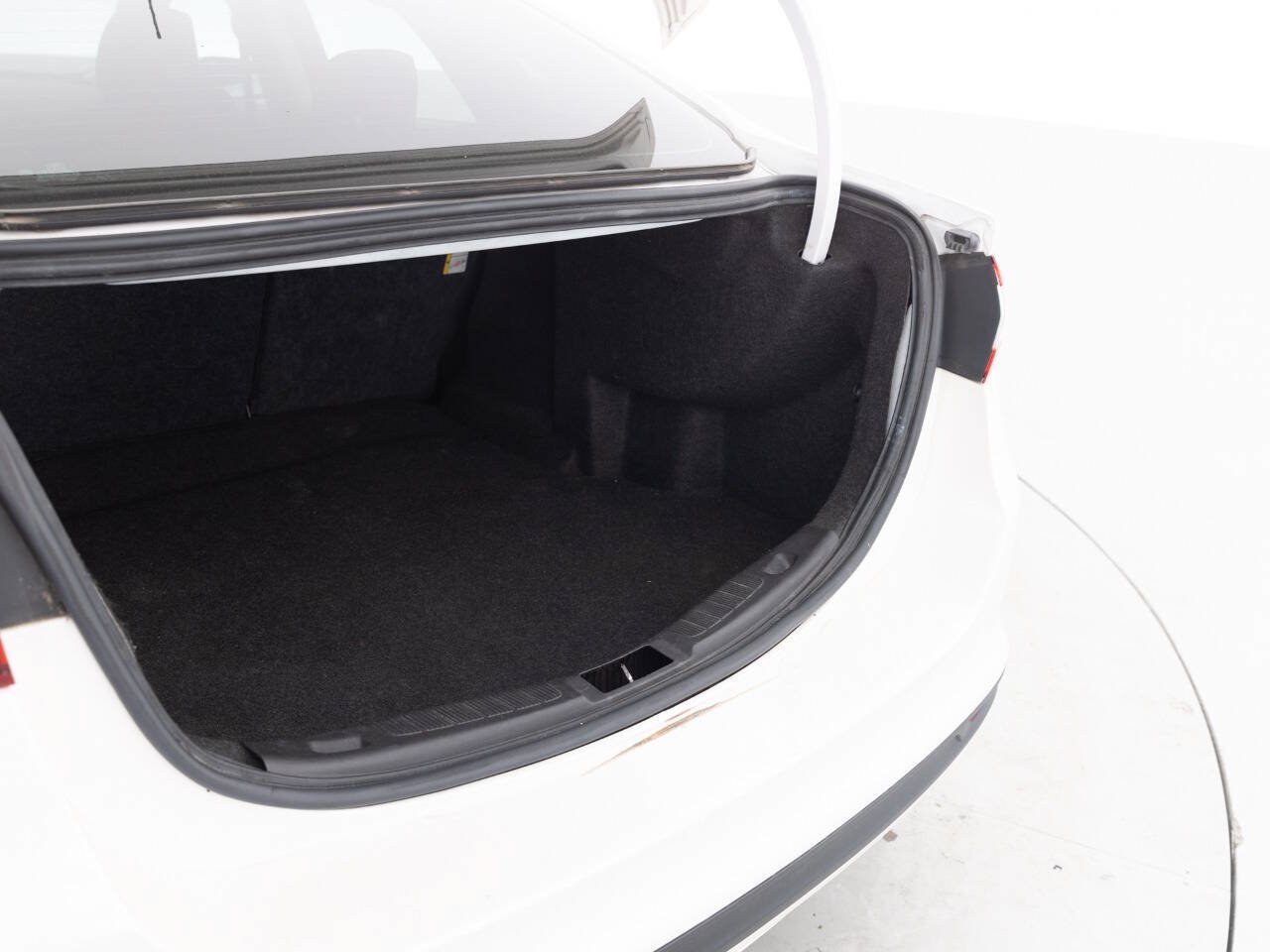 Used 2014 Ford Fusion SE FWD image 36