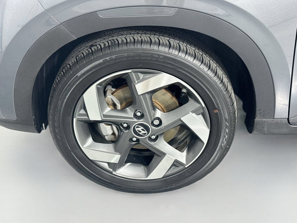 Certified 2024 Hyundai Venue Limited FWD image 32