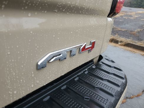 Used 2023 GMC Sierra 1500 AT4 image 6