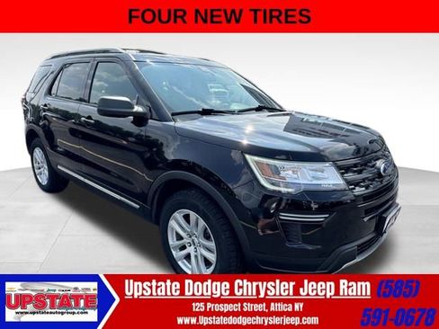 Used 2018 Ford Explorer XLT image 1