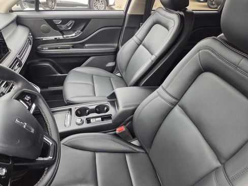 Used 2026 Lincoln Corsair Premiere FWD image 8