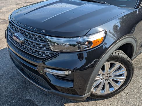 Used 2022 Ford Explorer XLT w/ Equipment Group 202A AWD/4WD image 13