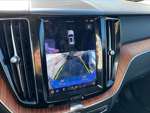Used 2023 Volvo XC60 B5 Plus w/ Climate Package image 28