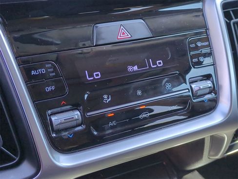 Used 2023 Kia Sorento S w/ Panoramic Sunroof Package image 20