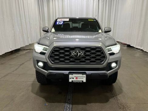 Certified 2021 Toyota Tacoma TRD Off-Road w/ Technology Package AWD/4WD image 8