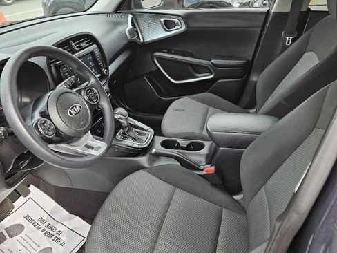 Used 2020 Kia Soul LX image 10