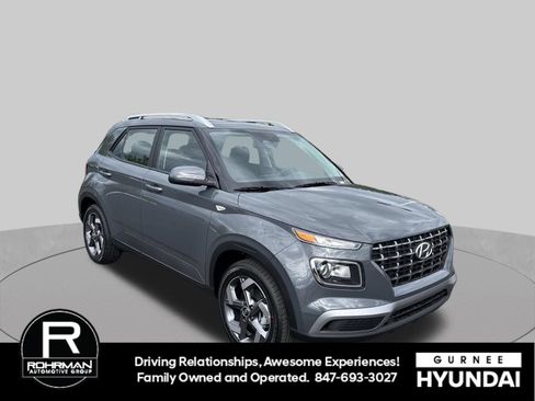 Used 2026 Hyundai Venue SEL FWD image 2