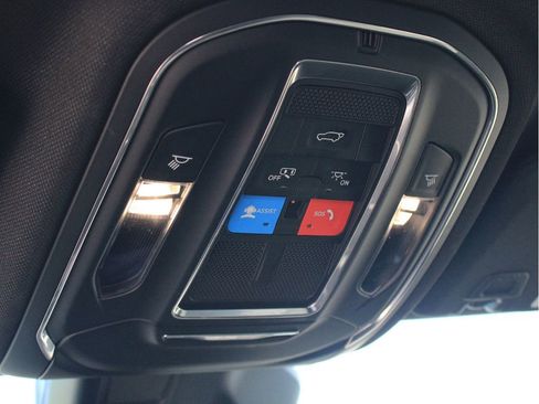 Used 2026 Jeep Grand Cherokee Altitude AWD/4WD image 20
