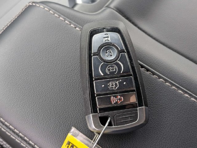 Used 2026 Ford Expedition Platinum w/ Stealth Appearance Package AWD/4WD image 26