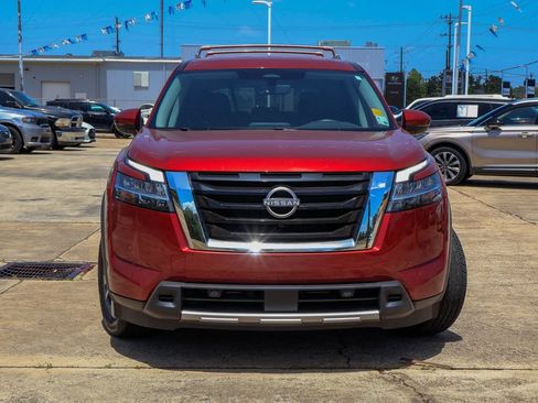 Used 2023 Nissan Pathfinder SL FWD image 24