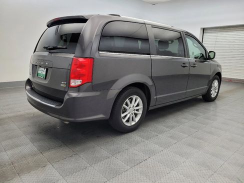 Used 2019 Dodge Grand Caravan SXT image 9