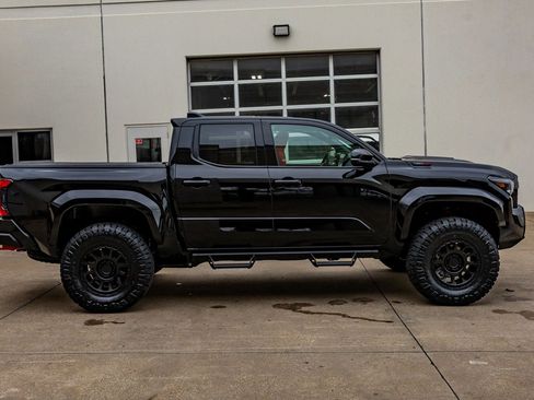 Used 2025 Toyota Tacoma TRD Pro w/ Tow Tech Package AWD/4WD image 11