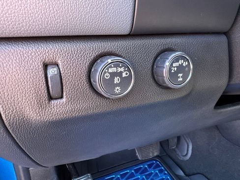 Used 2021 Chevrolet Colorado Z71 AWD/4WD image 19