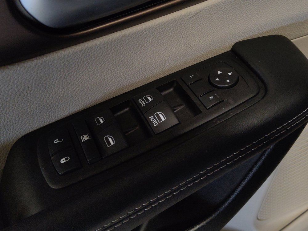 Used 2024 Chrysler Voyager LX FWD image 27