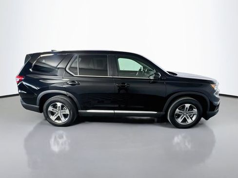 Used 2025 Honda Pilot EX-L image 9