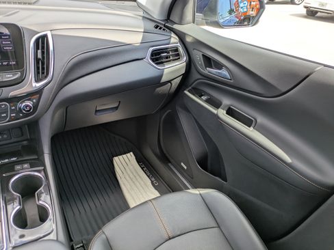 Used 2023 Chevrolet Equinox Premier FWD image 16