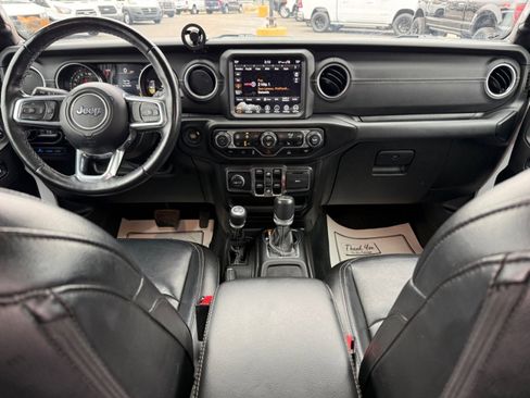 Used 2022 Jeep Wrangler Unlimited Sahara w/ Cold Weather Group image 10