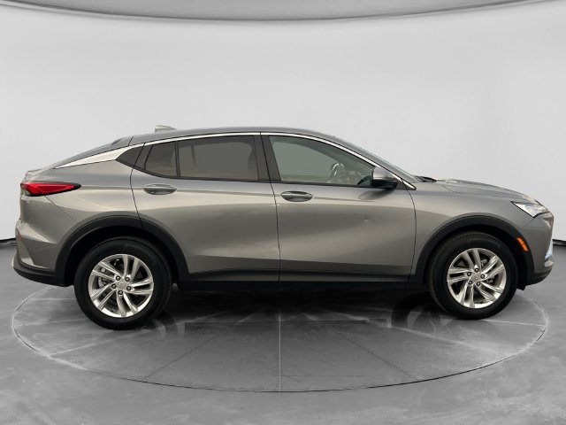 Used 2025 Buick Envista Sport Touring w/ Convenience I Package FWD image 2