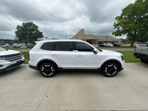 Used 2024 Kia Telluride S w/ S Sunroof Package AWD/4WD image 3