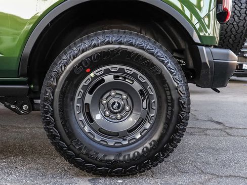 New 2025 Ford Bronco Badlands image 10