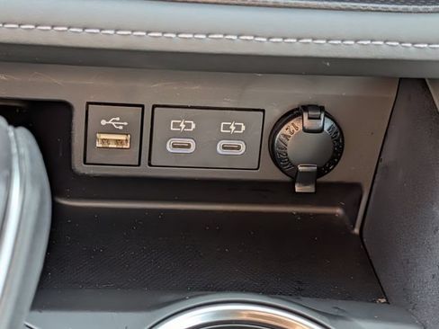 Certified 2025 Toyota Highlander XLE AWD/4WD image 18