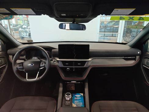 Used 2025 Ford Explorer ST-Line AWD/4WD image 31
