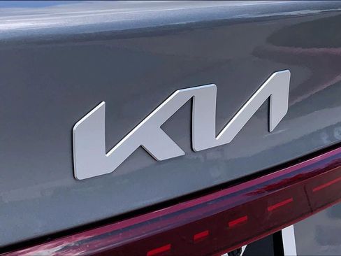 Used 2024 Kia Forte LXS w/ LXS Technology Package FWD image 30