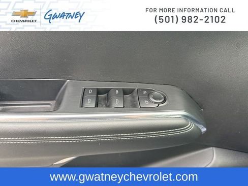 Used 2025 GMC Acadia Elevation image 19